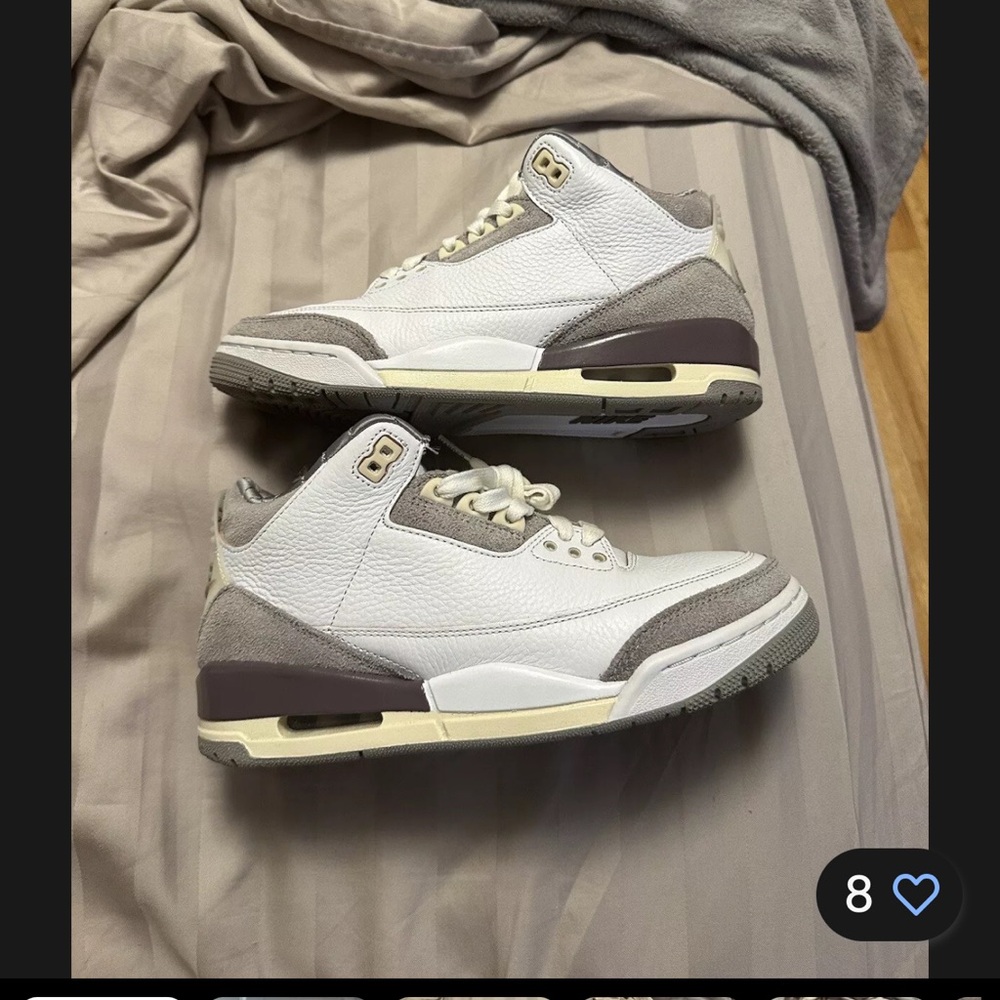 Size 8.5W everything included box extra laces